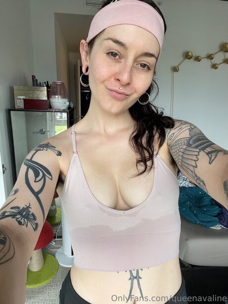 Naakte gelekte OnlyFans-foto van Queenavaline