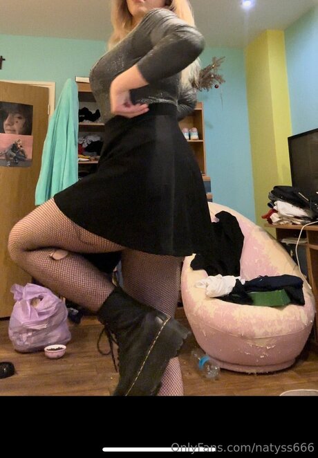 Naakte gelekte OnlyFans-foto van Natyss666