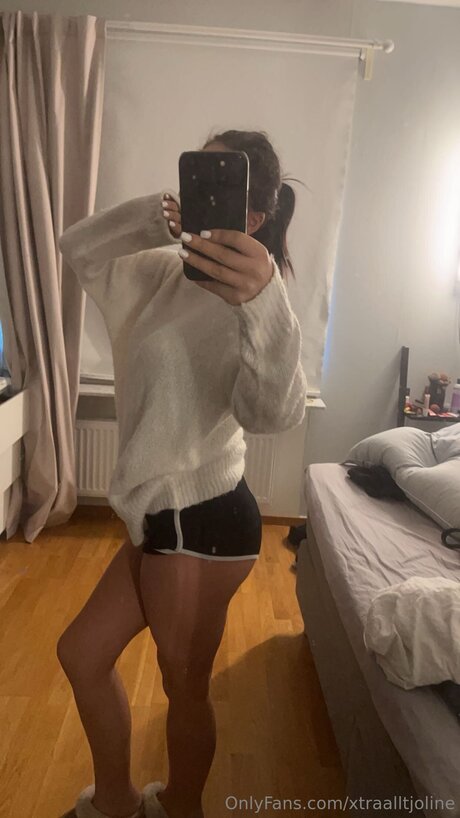 Naakte gelekte OnlyFans-foto van Xtraalltjoline