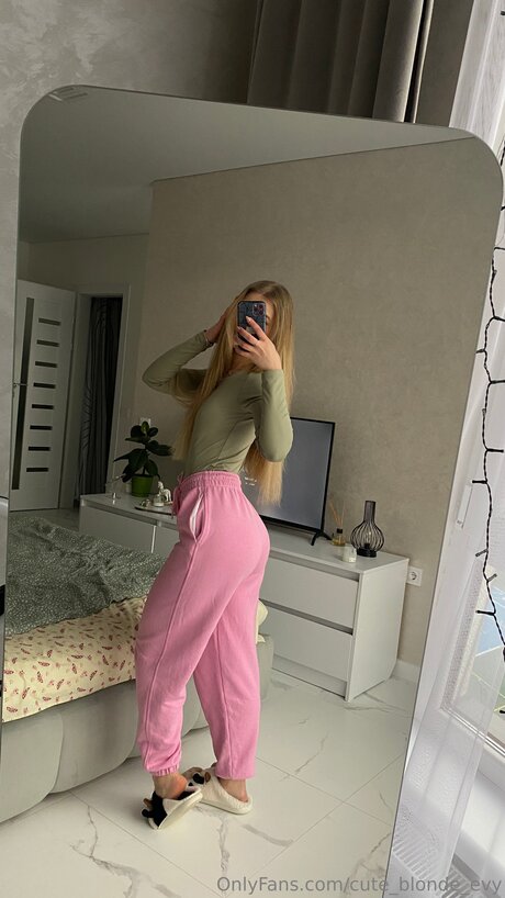 Cute Blonde Evy