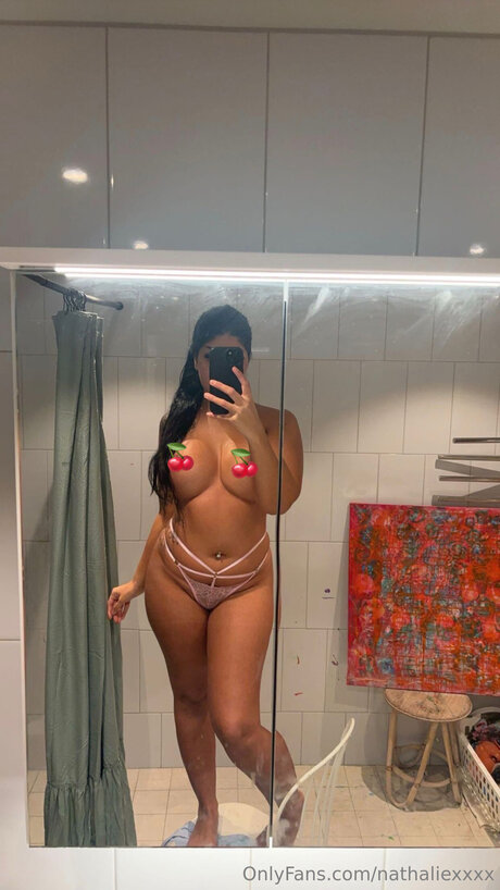 Naakte gelekte OnlyFans-foto van Nathalies