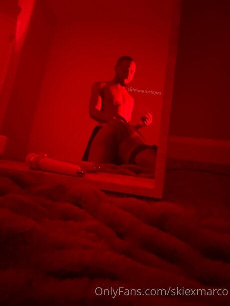 Naakte gelekte OnlyFans-foto van Skiexmarco