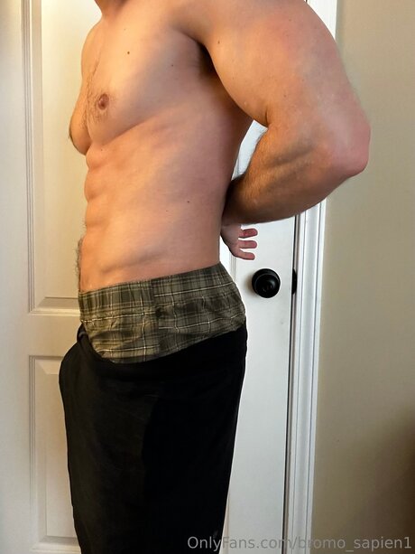Naakte gelekte OnlyFans-foto van Bromo Sapien1
