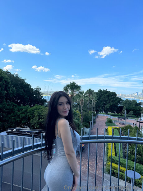 Naakte gelekte OnlyFans-foto van Asianmystique7