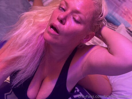 Naakte gelekte OnlyFans-foto van Russinem