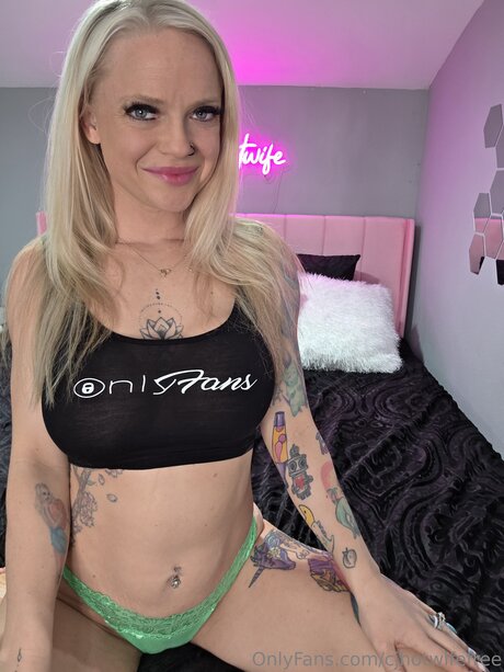 Cjhotwifefree