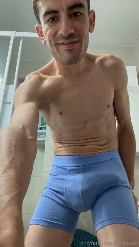 Naakte gelekte OnlyFans-foto van Jordiporn