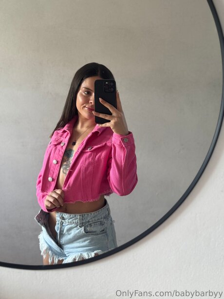 Naakte gelekte OnlyFans-foto van Babybarbyy