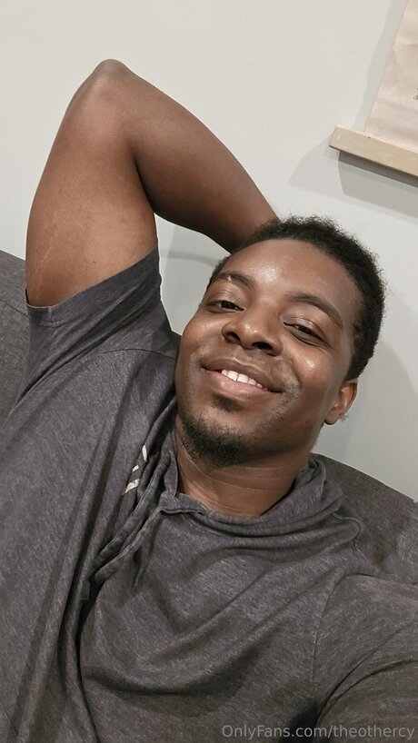Naakte gelekte OnlyFans-foto van Theothercy