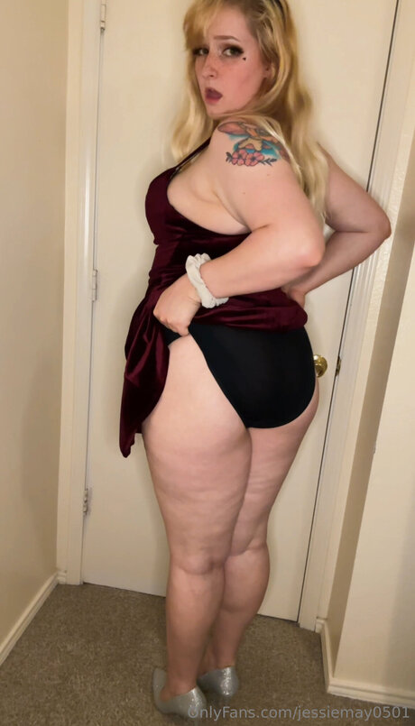 Naakte gelekte OnlyFans-foto van Jessiemay0501
