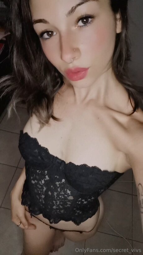 Naakte gelekte OnlyFans-foto van Secret Vivs