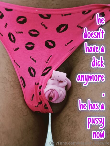 Naakte gelekte OnlyFans-foto van Muslim Hotwife