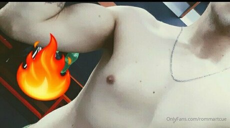Naakte gelekte OnlyFans-foto van Rommartcue
