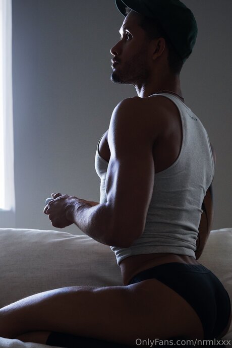 Naakte gelekte OnlyFans-foto van Nrmlxxx
