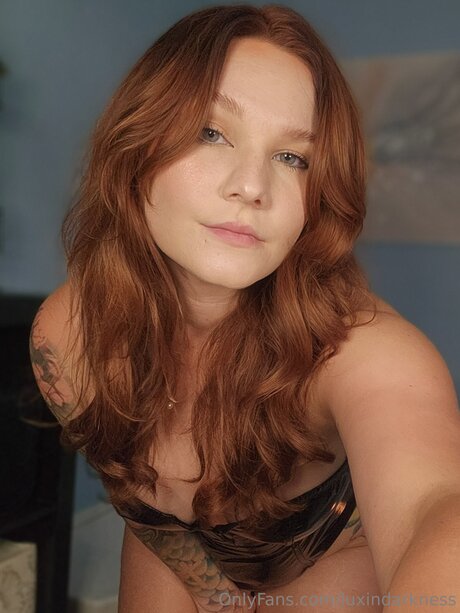 Naakte gelekte OnlyFans-foto van Luxindarkness