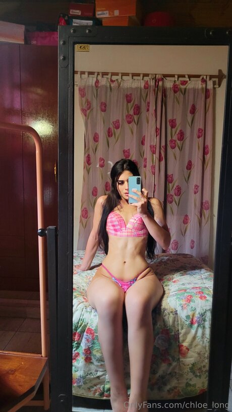 Naakte gelekte OnlyFans-foto van Chloe Long
