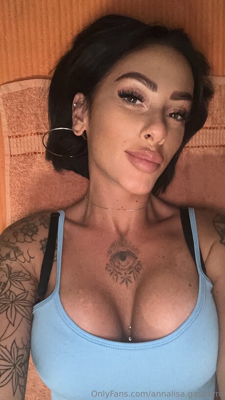 Naakte gelekte OnlyFans-foto van Annalisa Gasparro