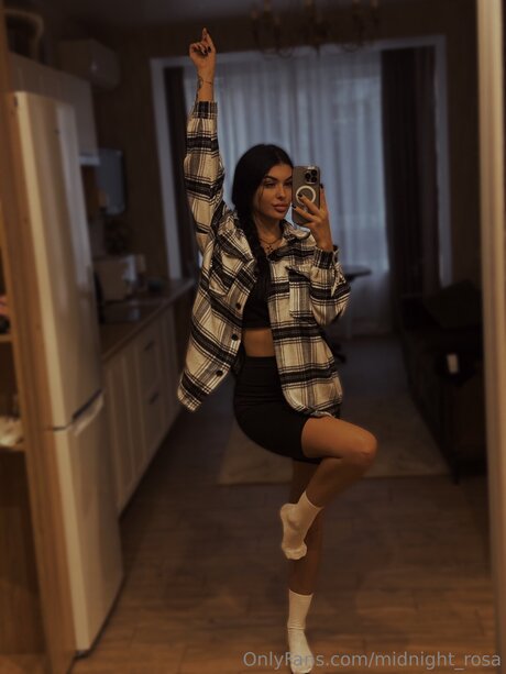Naakte gelekte OnlyFans-foto van Midnight Rosa