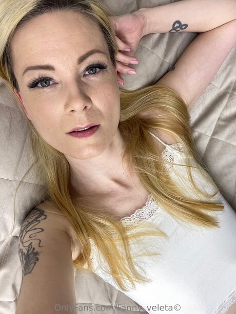 Naakte gelekte OnlyFans-foto van Fanny Veleta
