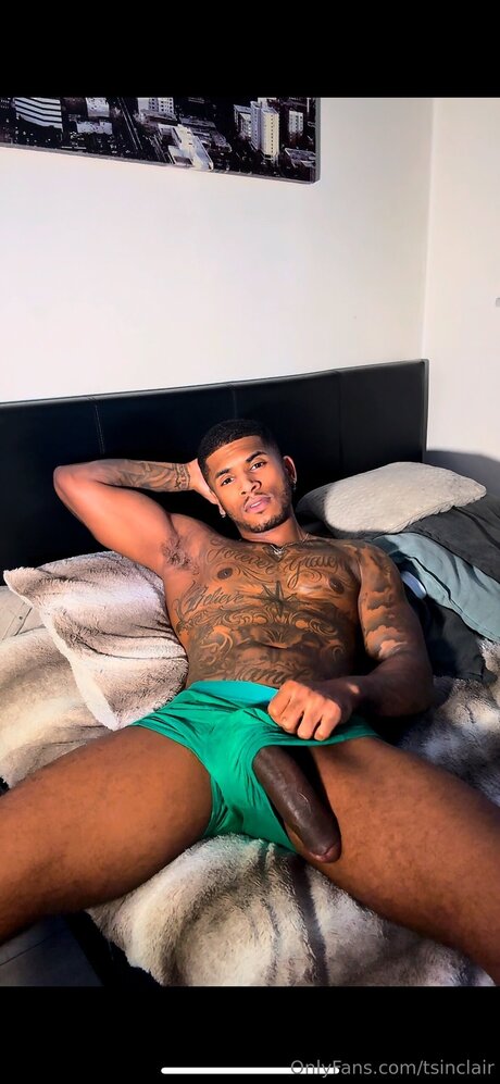 Naakte gelekte OnlyFans-foto van Tsinclair