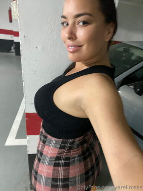 Yareliroses