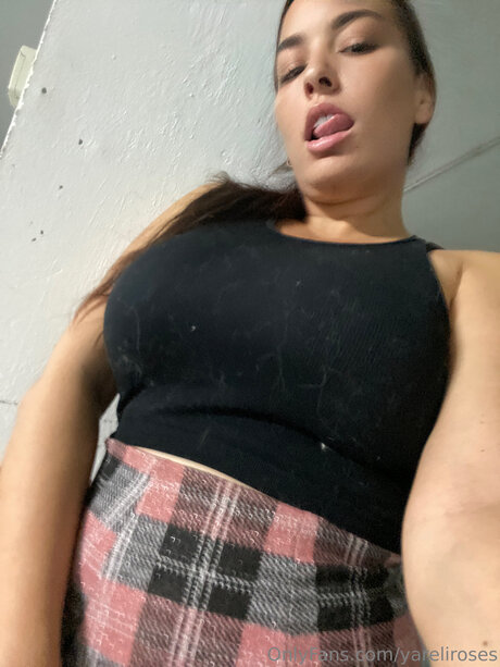 Yareliroses