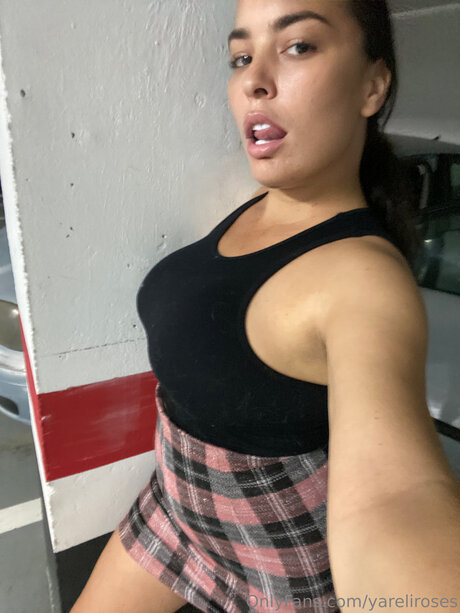 Yareliroses
