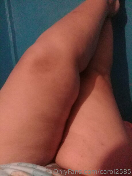 Naakte gelekte OnlyFans-foto van Carol2585