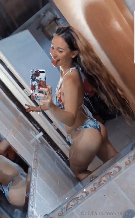 Naakte gelekte OnlyFans-foto van Naaayr