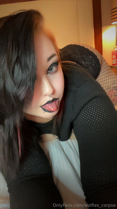 Naakte gelekte OnlyFans-foto van Wolfies Corpse