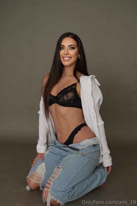 Naakte gelekte OnlyFans-foto van Umi 19