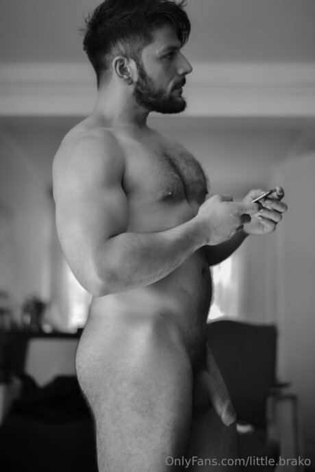 Naakte gelekte OnlyFans-foto van Little Brako