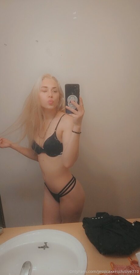 Naakte gelekte OnlyFans-foto van Jessicaxxexclusive710