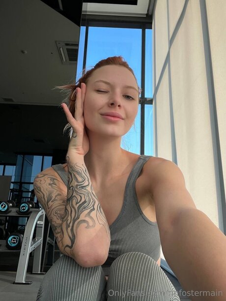 Naakte gelekte OnlyFans-foto van Rinfostermain