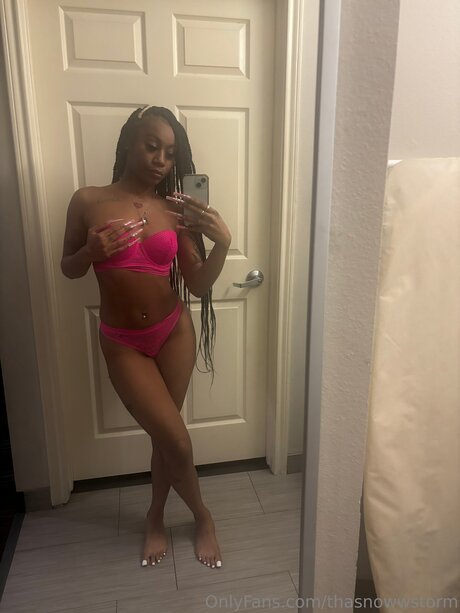 Naakte gelekte OnlyFans-foto van Thasnowwstorm