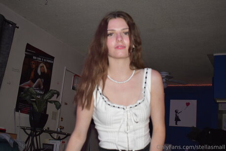 Naakte gelekte OnlyFans-foto van Ho11ywoodgirl