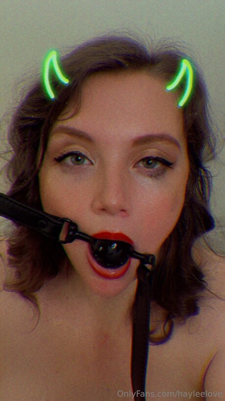 Naakte gelekte OnlyFans-foto van Hayleelove