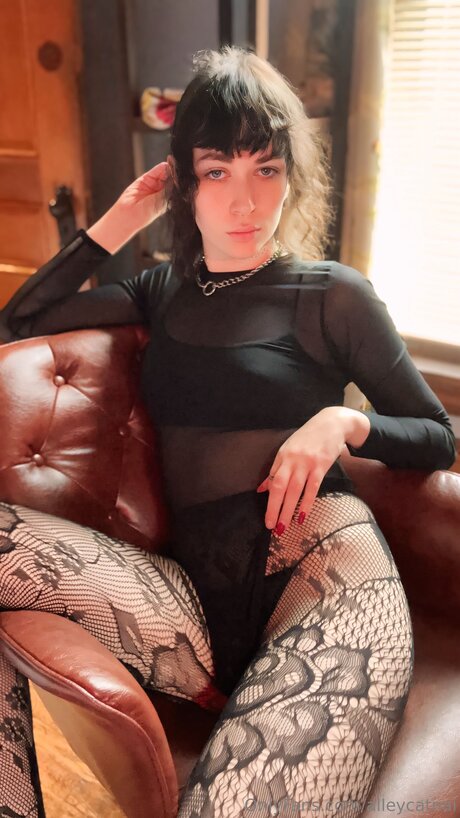 Naakte gelekte OnlyFans-foto van Alleycatnai