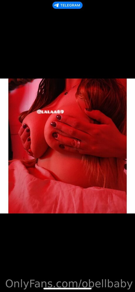 Naakte gelekte OnlyFans-foto van Obellbaby