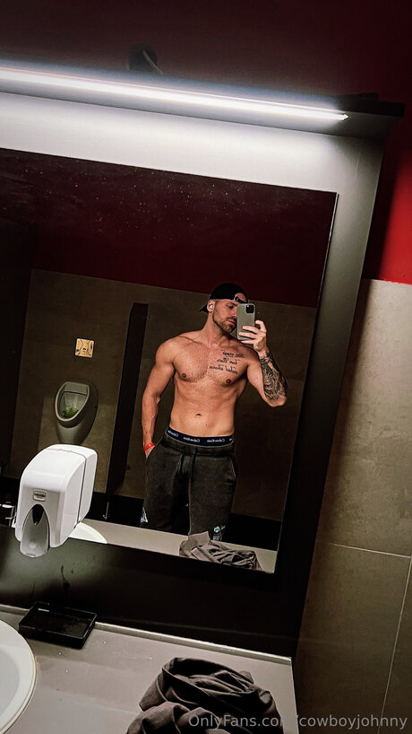 Naakte gelekte OnlyFans-foto van Cowboyjohnny
