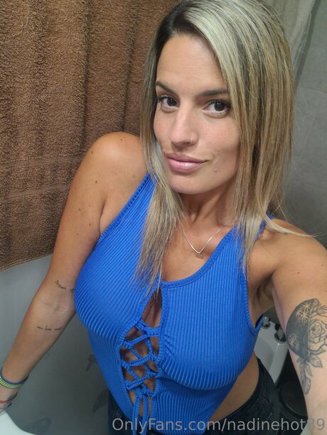 Naakte gelekte OnlyFans-foto van Nadinehot89