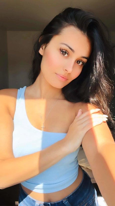 Naakte gelekte OnlyFans-foto van Cyndy Valerie Gamache Gravel