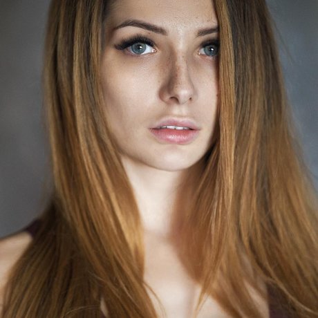 Naakte gelekte OnlyFans-foto van Hanna Faralove