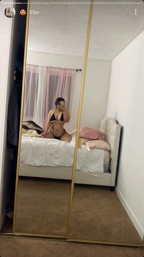 Naakte gelekte OnlyFans-foto van Slut Puppie