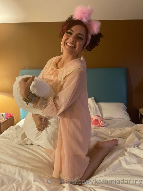 Naakte gelekte OnlyFans-foto van Karamia Darling