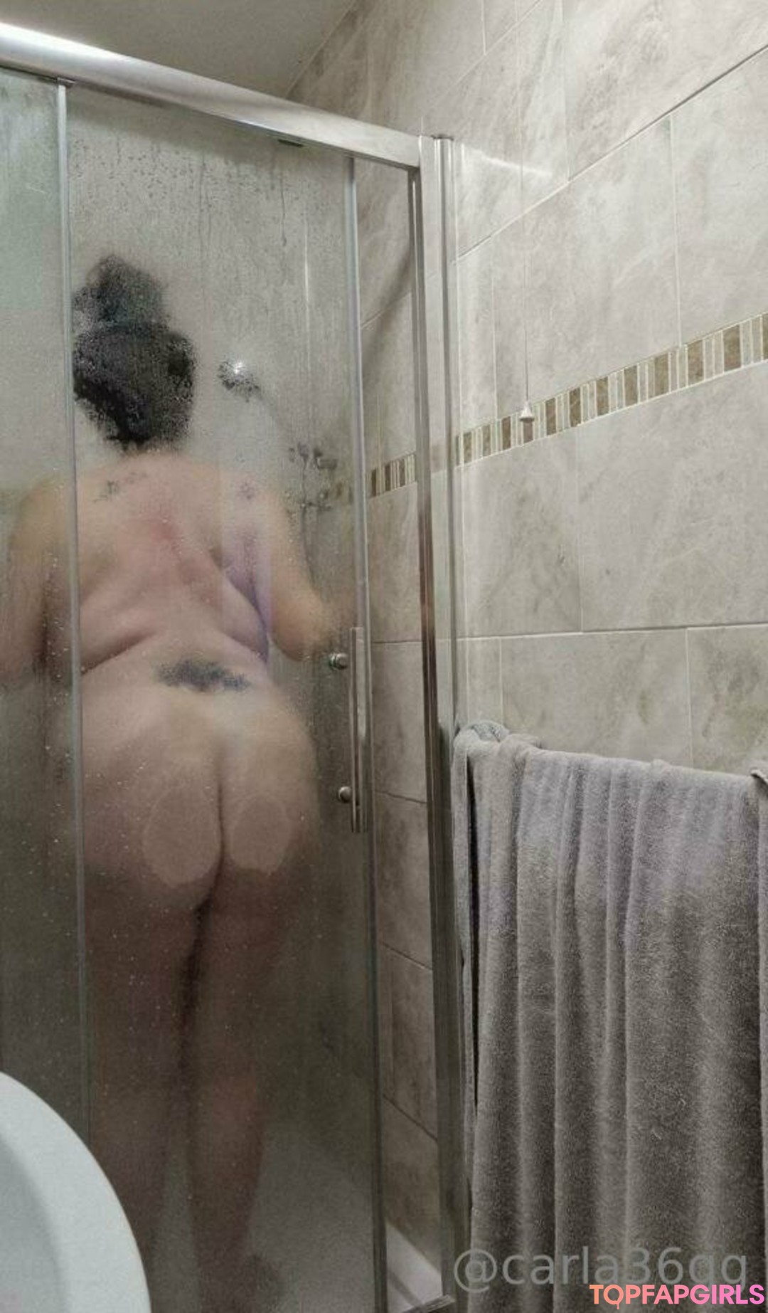 Naakte gelekte OnlyFans-foto van Carla36gg #1175