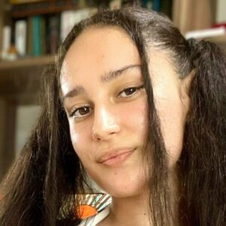 Curlynarcisa