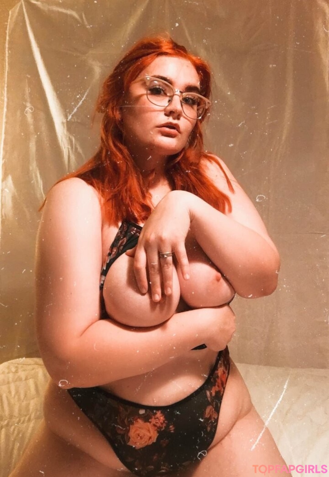 Naakte gelekte OnlyFans-foto van Allisonivyx #1172