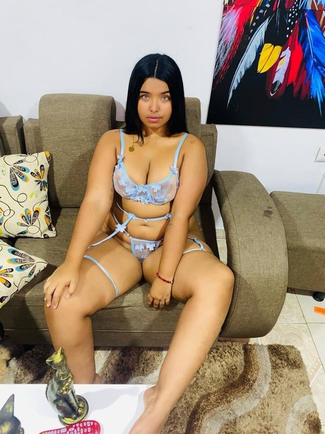 Naakte gelekte OnlyFans-foto van Angie Acosta
