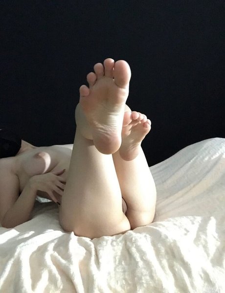 Naakte gelekte OnlyFans-foto van Liraleymeme